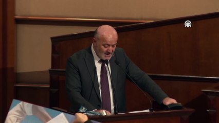 İBB Meclisinde yolsuzluk iddiaları nedeniyle tartışma çıkınca oturuma ara verildi