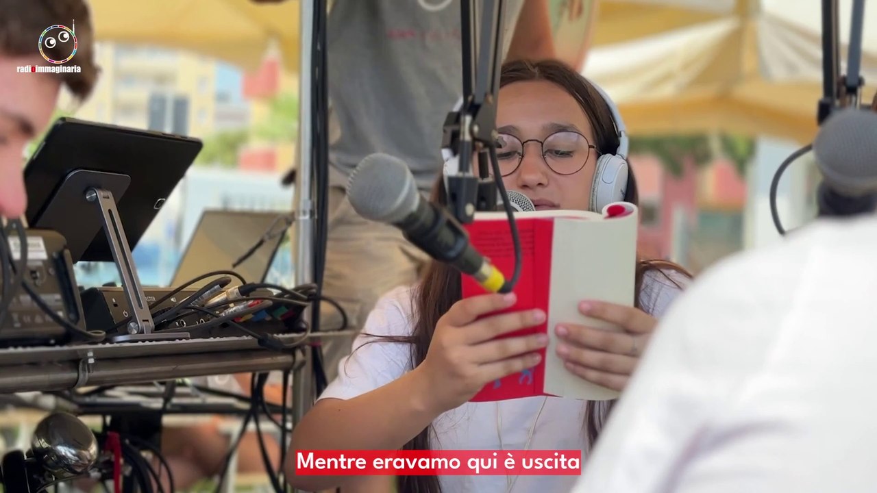 Stop ai cellulari alle superiori, cosa ne pensano gli adolescenti?