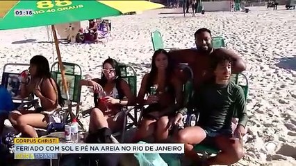 Rio de Janeiro tem praias e cidade cheias de turistas com maratona e bienal