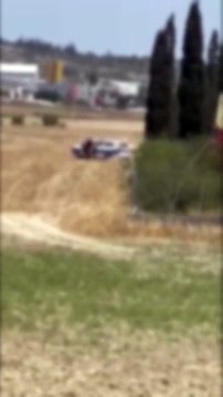 Policiais são flagrados fazendo sexo dentro de viatura em plena luz do dia