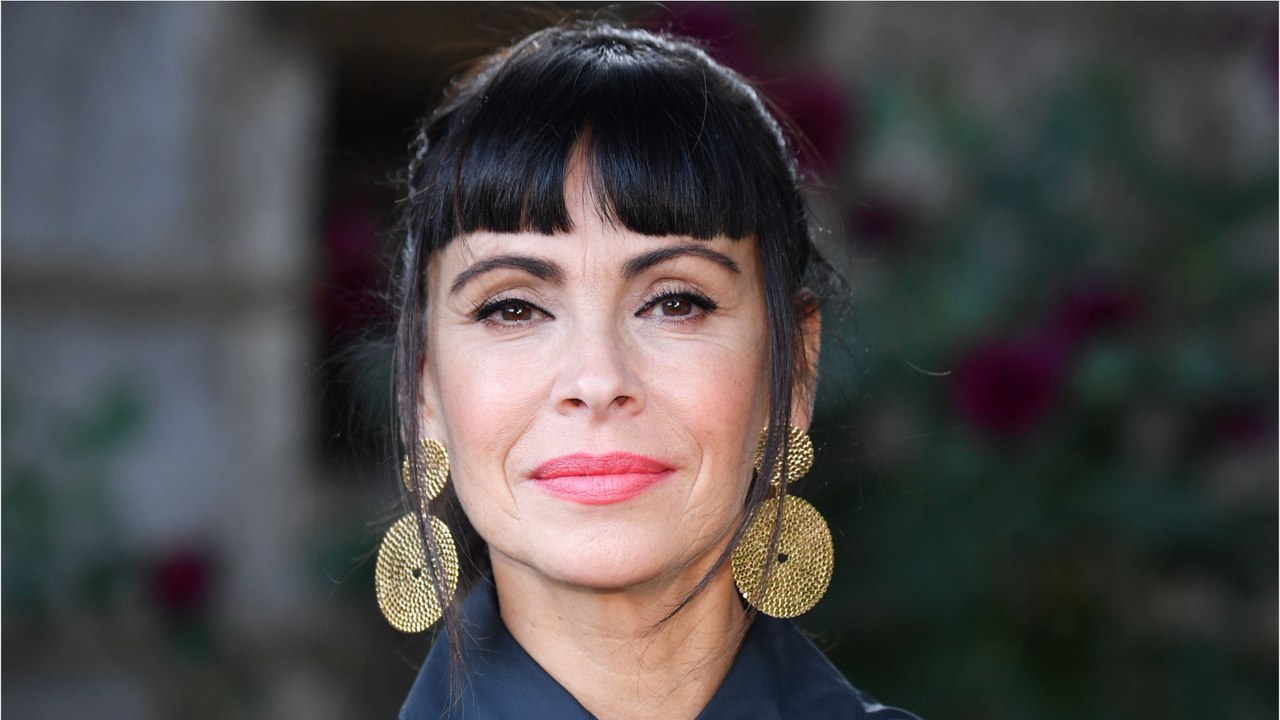 GALA VIDEO - Mathilda May et sa fille Sarah Darmon déchaînées : au concert de Beyoncé, elles ont donné de la voix !