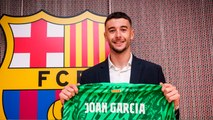 Joan García firma contrato como jugador del Barcelona