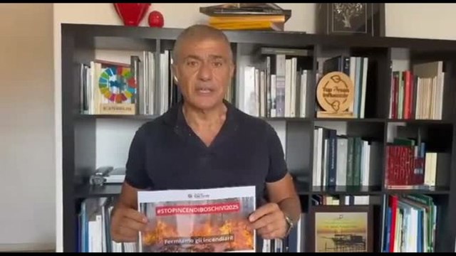 Pecoraro Scanio: è già emergenza incendi, tolleranza zero