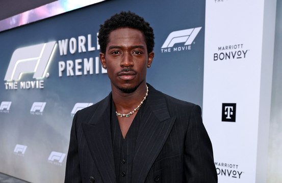 Damson Idris révèle avoir craché au visage de Brad Pitt sur le tournage du film F1 : Je me suis dit que j'allais perdre mon travail