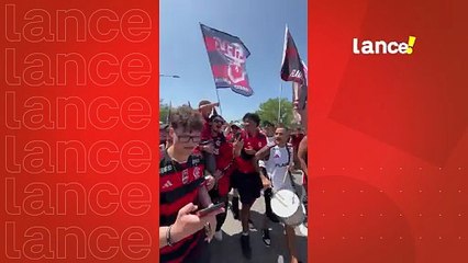 Mc Maneirinho na festa com a torcida do Flamengo