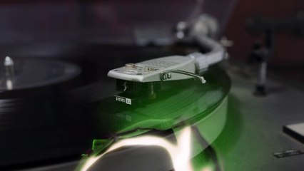 Adını andıkça dolar gözlerim.