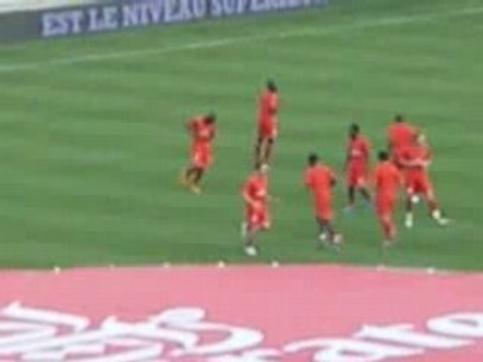 psg - asse ovation du début pour pauleta + son échaufement