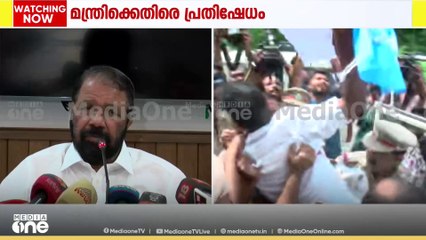 മലബാറിൽ +1 ക്ലാസിൽ കുട്ടികളെ കുത്തിനിറയ്ക്കേണ്ട അവസ്ഥയെന്ന് സമ്മതിച്ച് മന്ത്രി; 'കാരണം താനല്ല'
