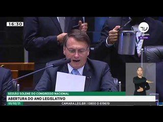 Bolsonaro promete "um Estado mais simples e eficiente" em discurso na abertura do ano legislativo