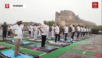 जोधपुर में बारिश भीगते हुए केंद्रीय मंत्री शेखावत ने किया योग, कहा- योग विश्व को शांति का संदेश देता है