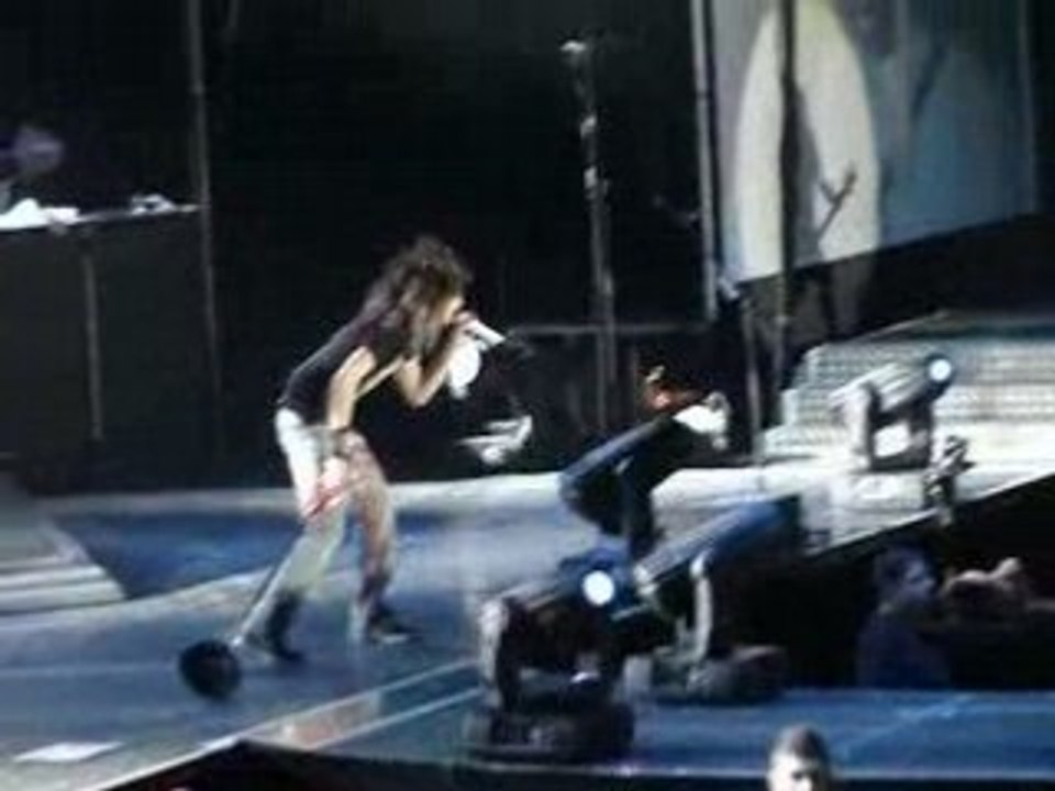 TOKIO HOTEL , Paris Bercy 10 mars 08 Wir sterben niemals aus