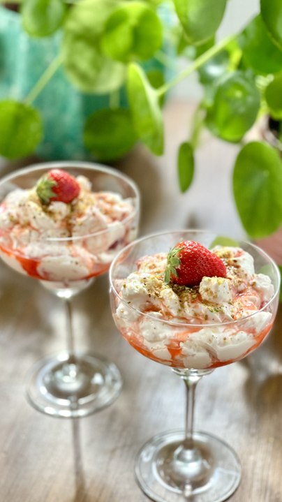 Eton Mess aux Fraises 🍓 | Recette Facile, Rapide et Sans Cuisson | Dessert Anglais Gourmand