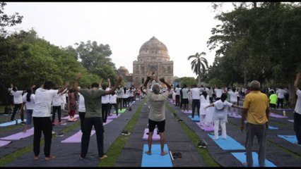 L'India celebra la Giornata internazionale dello yoga