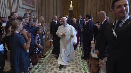Pope Leo warns politicians of the challenges posed by AI
