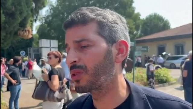 Yassine Lafram al funerale del 16enne palestinese morto a Bologna, il video: «Vittima della politica di annientamento di Israele»