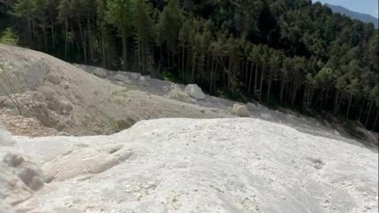 Cancia, cariche esplosive lungo la frana per mettere in sicurezza i massi più pericolosi