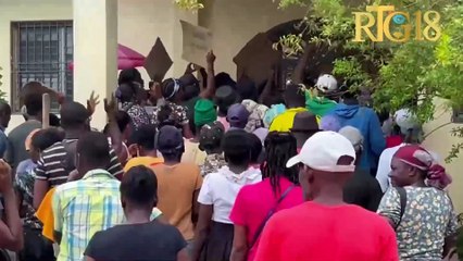 Sud.- Sit-in kont desizyon pou transfere direktè Beaunesse Joseph