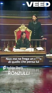 Maurizio CROZZA_ Licia RONZULLI come al BAR del SENATO #satirapolitica #crozza #ronzulli #renzi