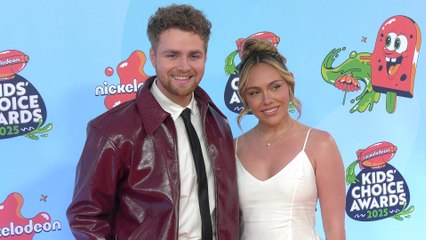 Alex Warren and Kouvr Annon 2025 Kids' Choice Awards Orange Carpet