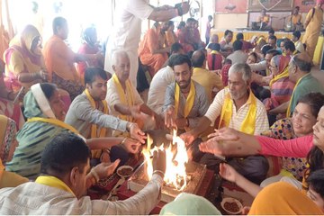 गोविंददेवजी मंदिर में पंचकुंडीय बलिवैश्व यज्ञ : तांबे के पात्र से घर पर अग्नि भोग की विधि सिखाई