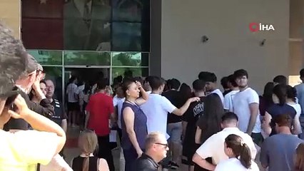 Sınava son saniyede yetişti, binaya velilerin alkışları eşliğinde girdi