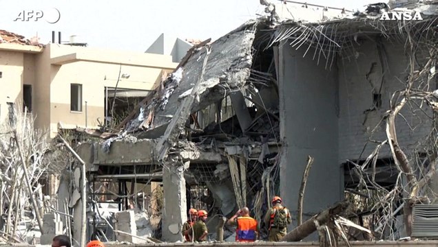 Missili su Israele, tra gli edifici distrutti a Ness Ziona