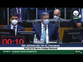 Deputado xinga Lira no plenário