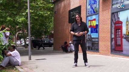 Los vecinos claman contra el hostal de ilegales en Puente de Vallecas: "Están todo el día tocándose los cojones"