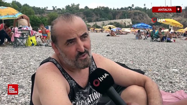 Antalyalılar, soluğu dünyaca ünlü Konyaaltı Sahili’nde aldı