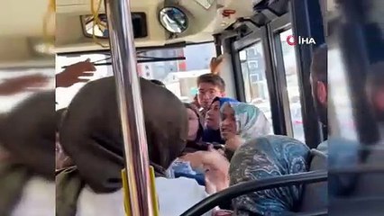 Pendik’te otobüste kadınların kavgası kamerada