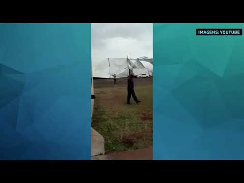 Ventania danifica estrutura montada para evento com Bolsonaro em Maringá.