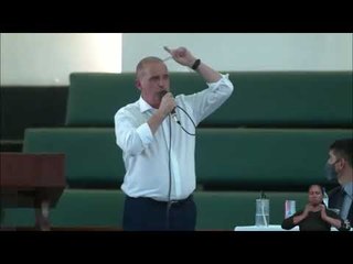 Pregando em igreja evangélica, Onyx fala em "vírus chinês" e idolatra Bolsonaro