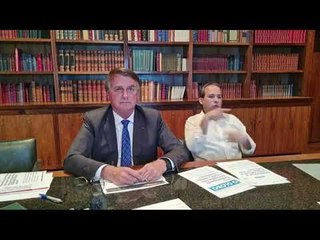 "Se Congresso derrubar veto, vou arranjar absorvente", diz Bolsonaro