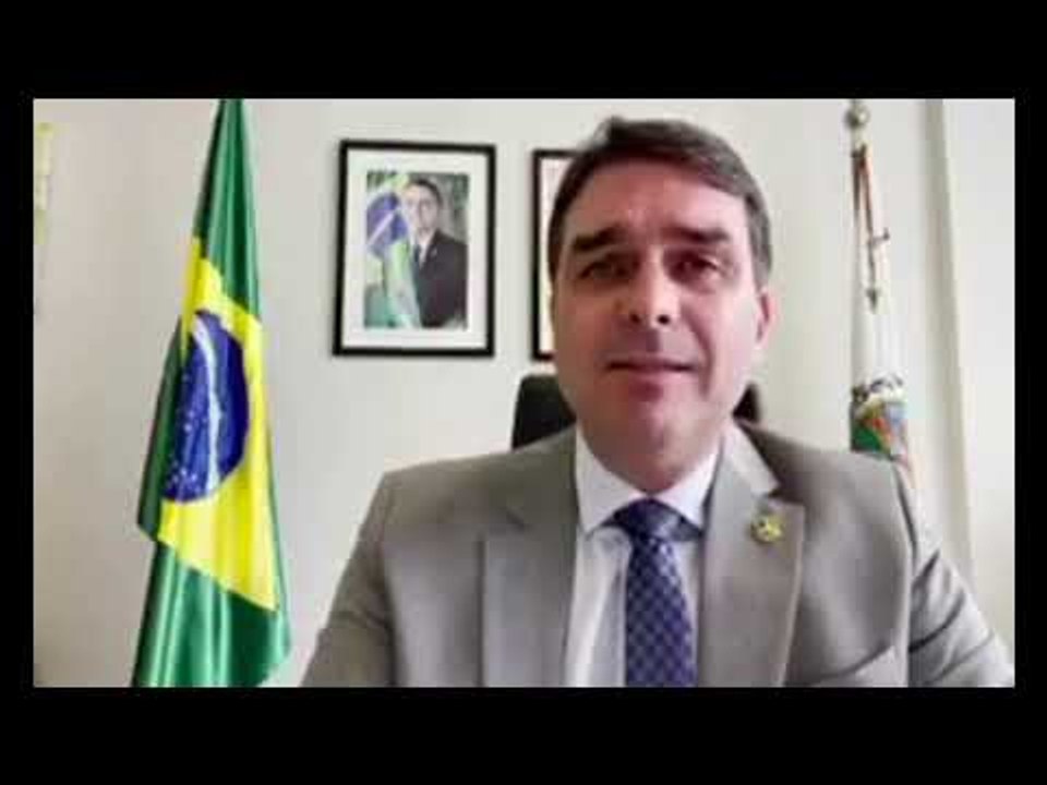 "Estamos testemunhando algo macabro", diz Flávio, sobre CPI