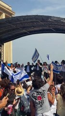 chalghoumi a été aperçu en train de danser au Trocadéro ce dimanche après-midi pour exprimer son soutien à Israel Iran