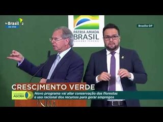 "Quando eu estou morrendo afogado, ele aparece", diz Guedes, sobre Bolsonaro #short