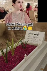 Sana Yousaf kee Qabar dekhain