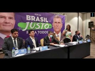 "Para nós, é uma honra receber o senhor aqui", diz presidente do Podemos, sobre Santos Cruz