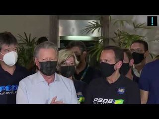 Arthur Virgílio diz que Aécio é maçã 'que está estragando bastante as outras'