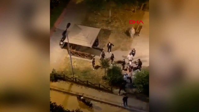 Ataşehir'de iki grubun tekme ve yumruklu kavgası kamerada