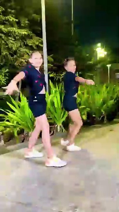 Tere_Khayalo_mein❤️🔥#trending_#dance_#nandini091013_#youtubeshorts_#viralvideo_#viral_#shorts