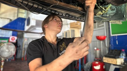 Araçlara meraklı İncilay, sanayide kalfa oldu; tek başına motor tamir ediyor