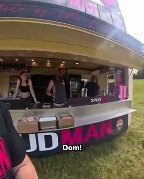 Doncaster rocker Yungblud meets up with internet sensation Spud Man at Bludfest