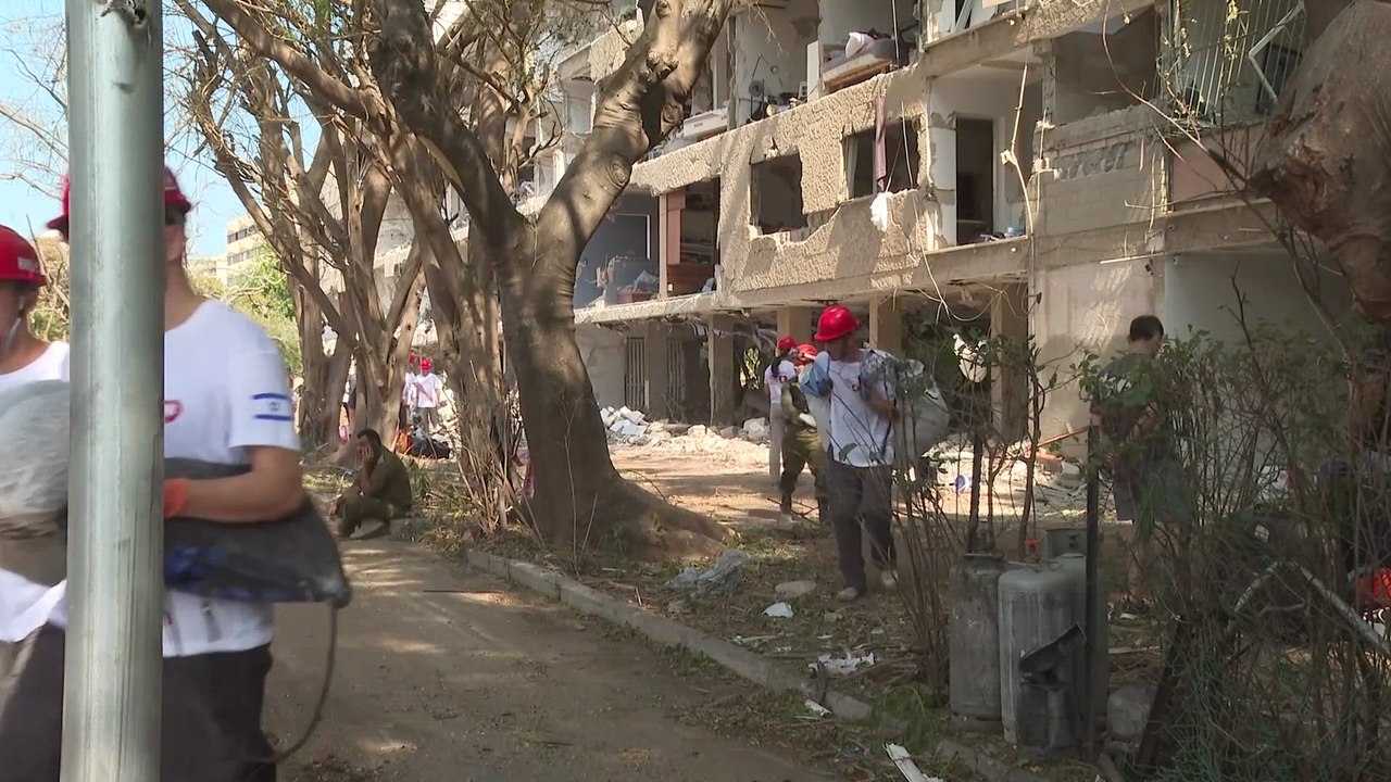 Left With Nothing: Israelis Beg for Peace After Iranian Missile Strike