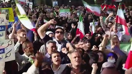 Amarah Ribuan Warga Iran, Presiden Turun ke Jalan Ikut Demo