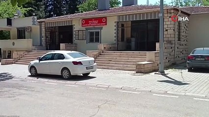 Babasının silahıyla kardeşini katletti