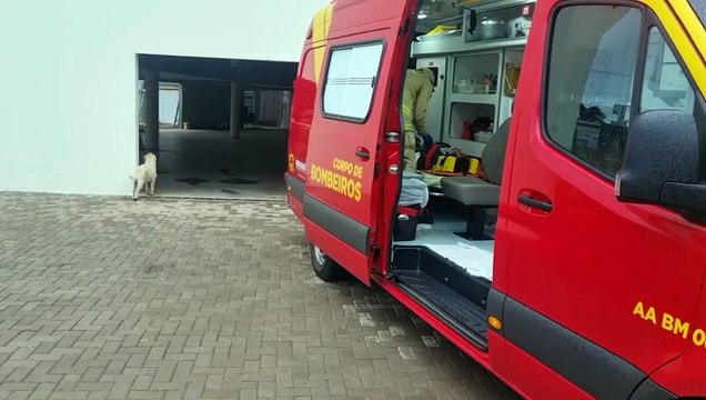 Homem quebra o braço após cair de andaime andaime no bairro Santa Cruz, em Cascavel