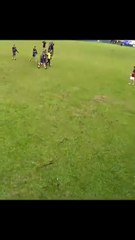 Juiz ladrão? Árbitro é preso durante jogo e deixa o campo algemado