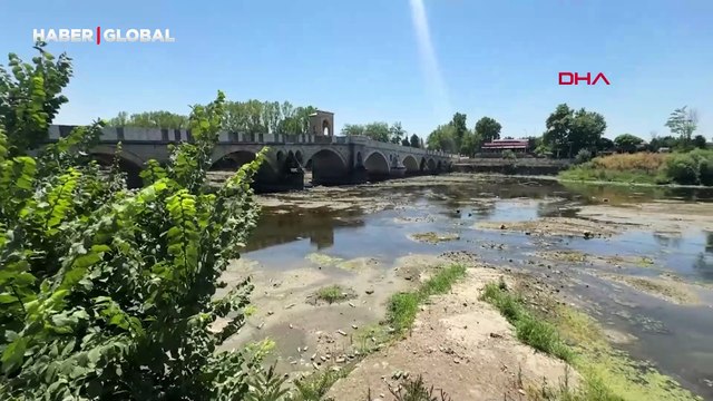 Tunca Nehri kuruyor; kum adacıkları ortaya çıktı