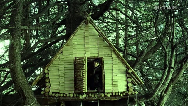 A man wants to live in the forest, He built a house in the mountains | Solo camping, bushcraft survival skills